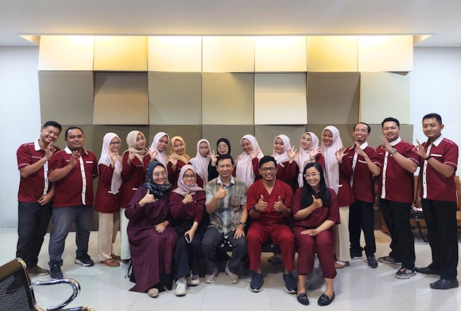 Optimalisasi Operasional Klinik Melalui Digitalisasi di Azzahra Dental Care