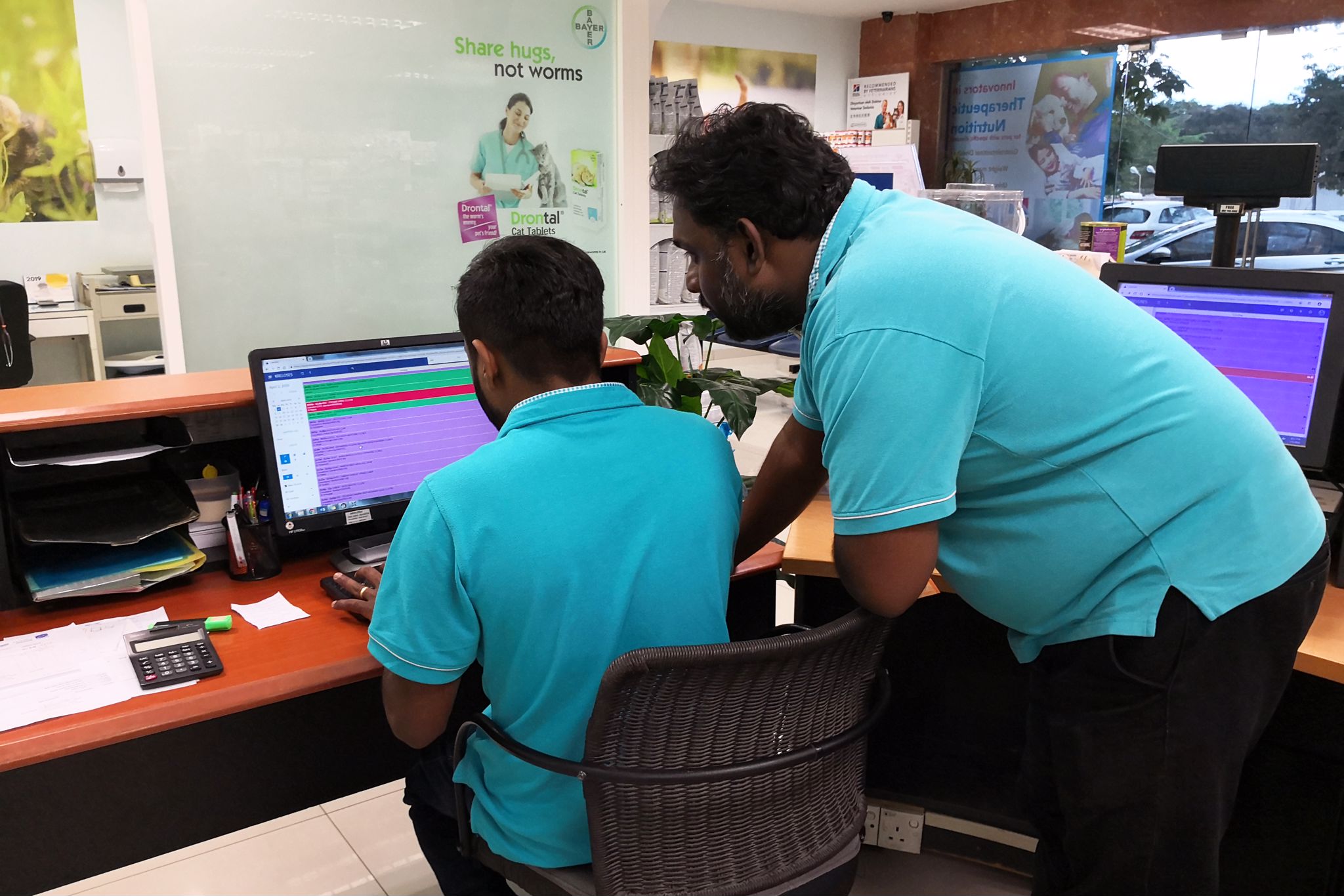 There is no need to transfer information from paper when scheduling a booking for existing or new customers because it can be done directly in Kreloses.