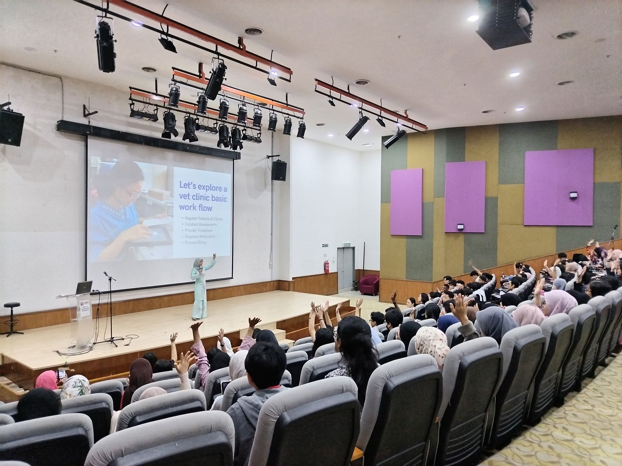 Exploring Tech in Vet Medicine: A Live Demo by Kreloses at UPM