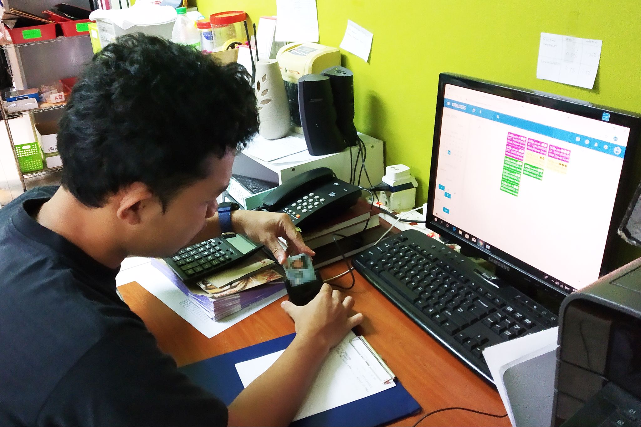 Speed up your customer registration process with the MyKad reader and free up your receptionist from the otherwise agonising process.